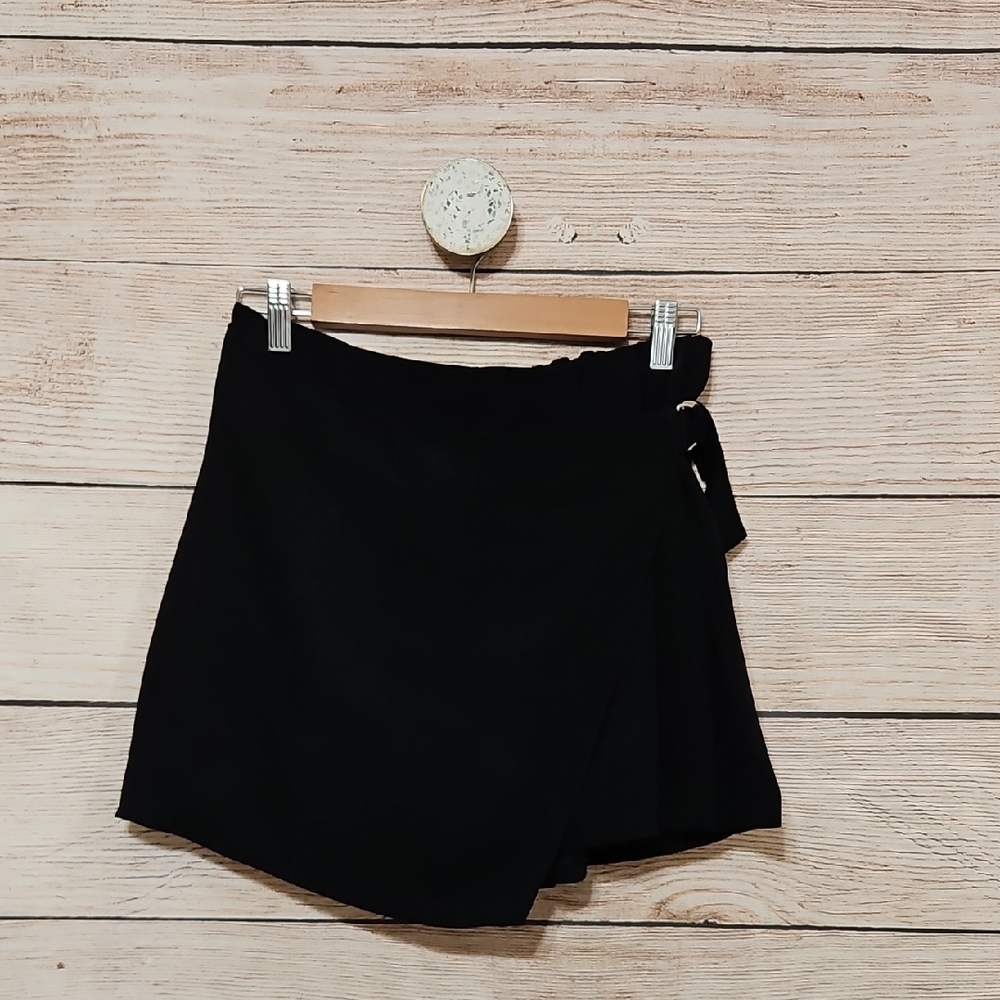 💟 GLG Black Skort Faux Skirt Medium